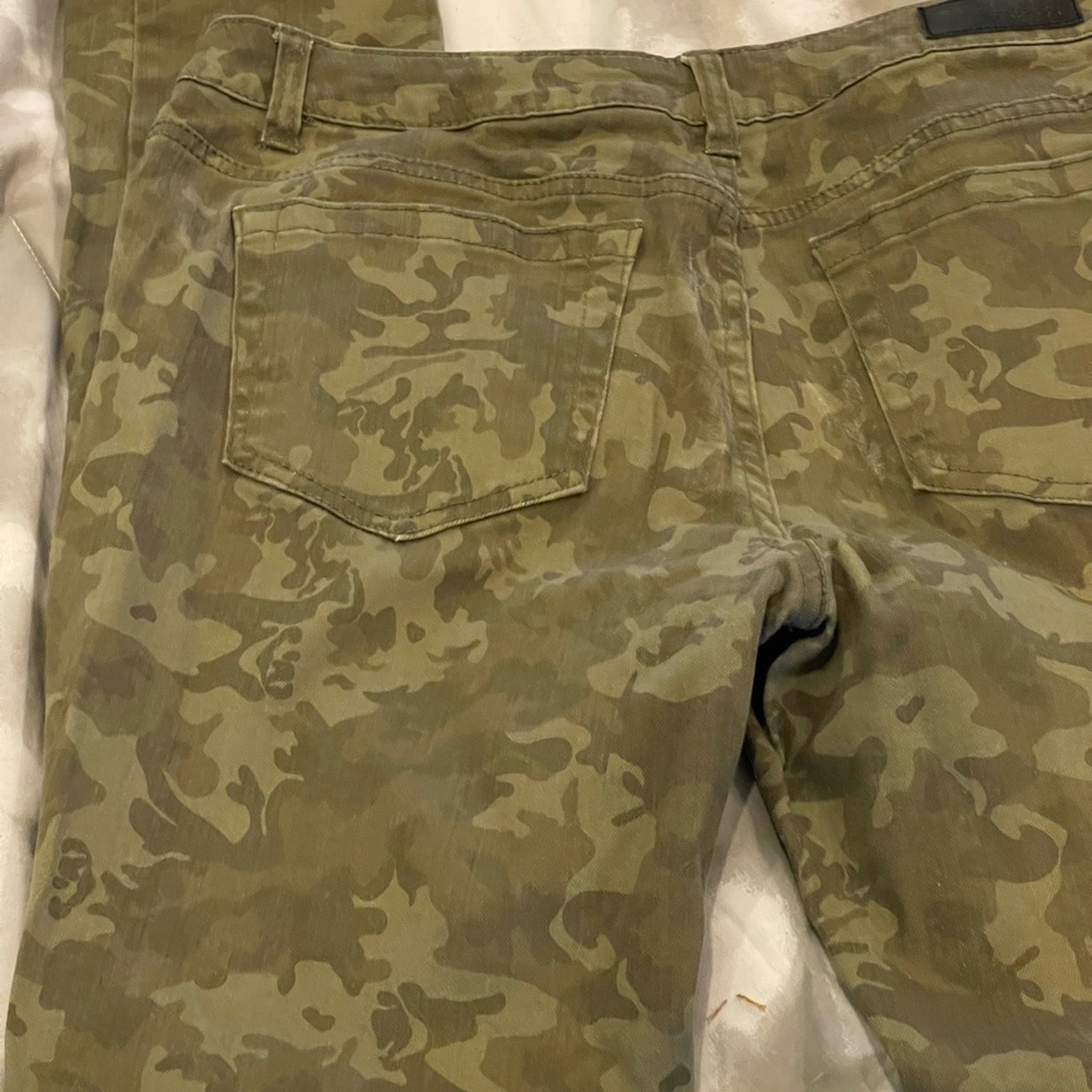 Kenneth‎ Cole Reaction 28 Camouflage Skinny Jeans - Picture 3 of 8